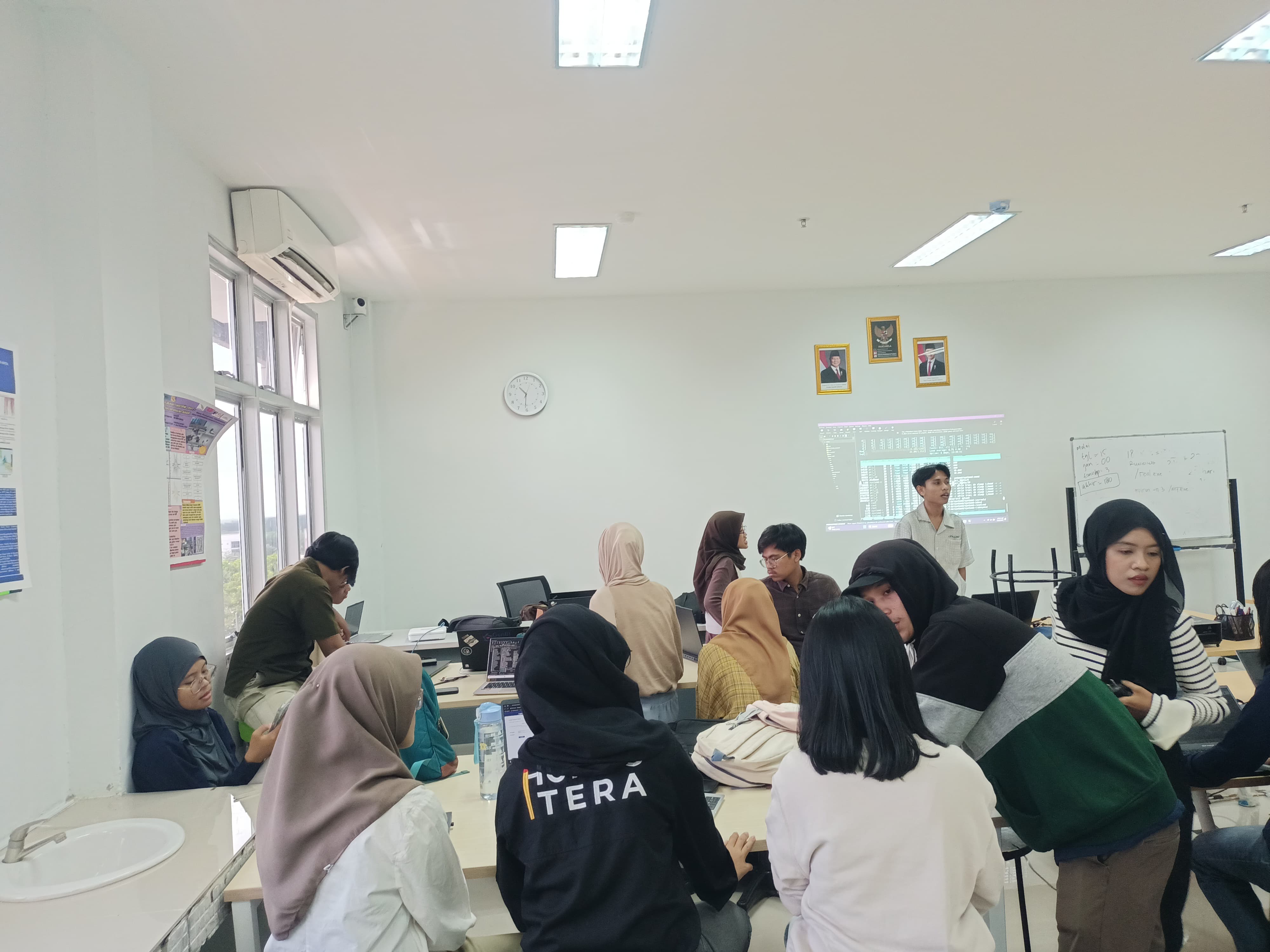 Sesi praktikum running WRF di lab