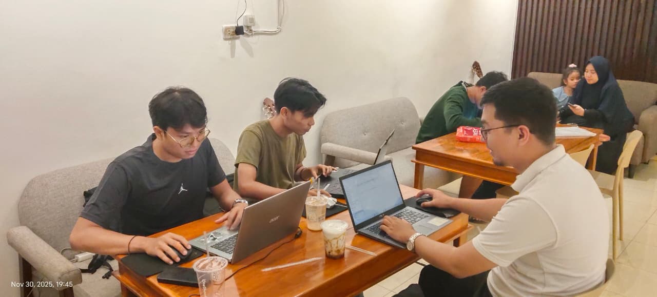 Sesi kerja project asisten dosen